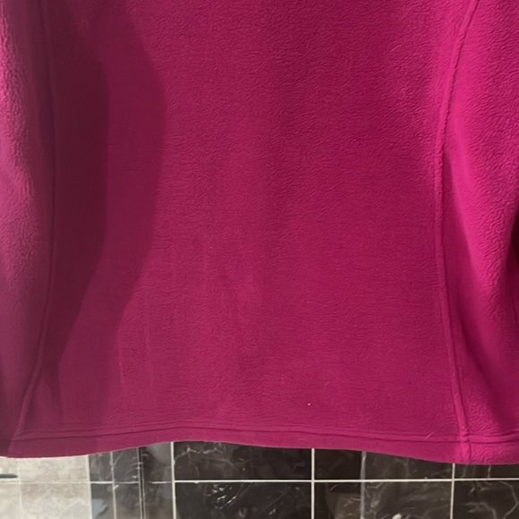 The North Face pink fleece jacket size M, like new condition, worn once. - Picture 6 of 8